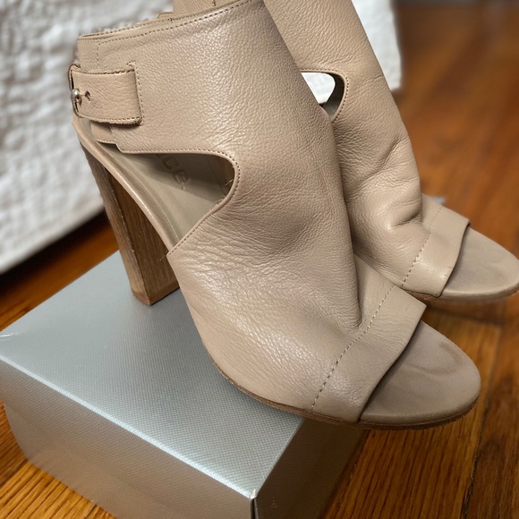 VINCE block heel sandals, Size: 6.5, Beige - Picture 5 of 9